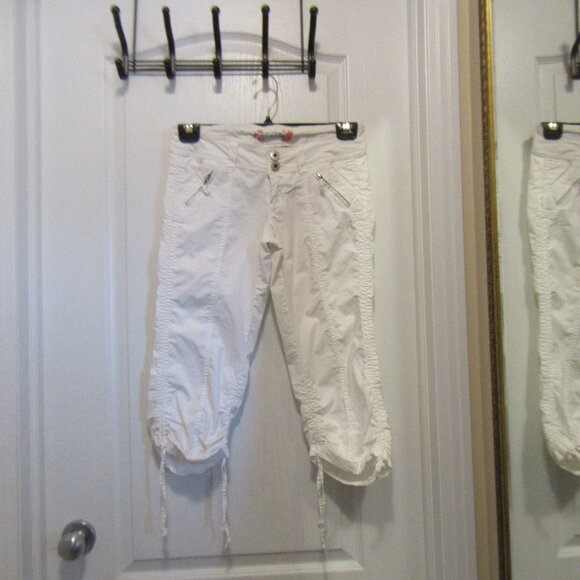 Ladies Size 5 Capri's – Capri Collection Garage - Picture 3 of 16